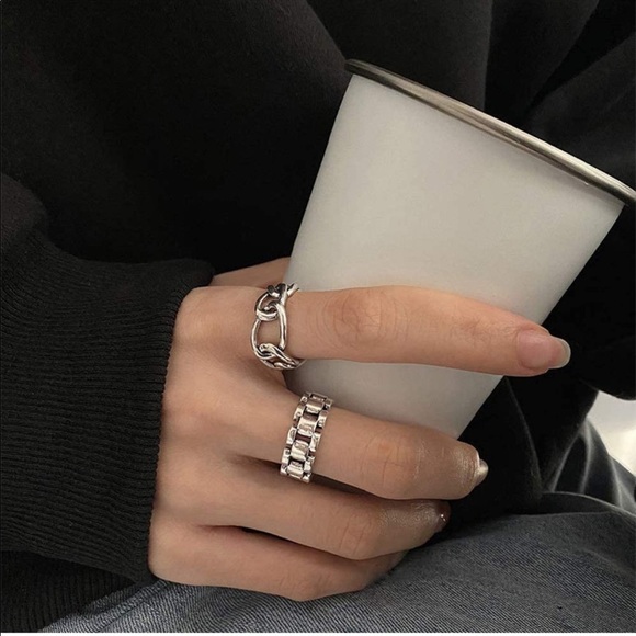 🎉hp🎉 New 925 Silver Resizable Ring - Picture 2 of 6